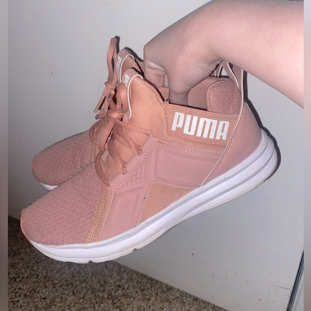 Women’s Puma Tennis Shoes
